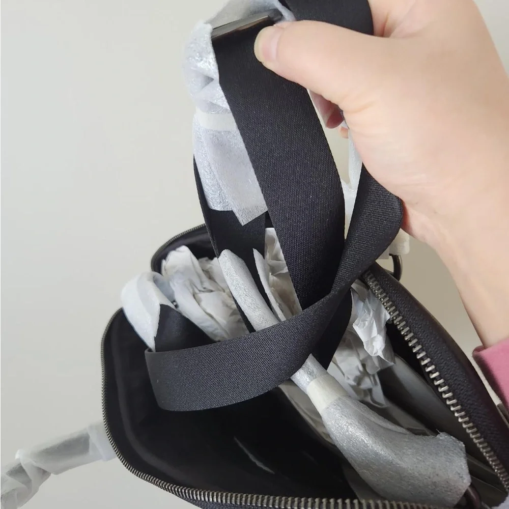 NWT！COACH LIAM COMPACT BRIEF IN SIGNATURE CANVAS (COACH CJ630) - Picture 4 of 6